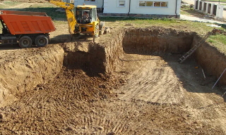 Рытье котлованов под фундамент в Арсеньеве – цена от 2635 руб. за м3 | 2Землекопа-Рсн